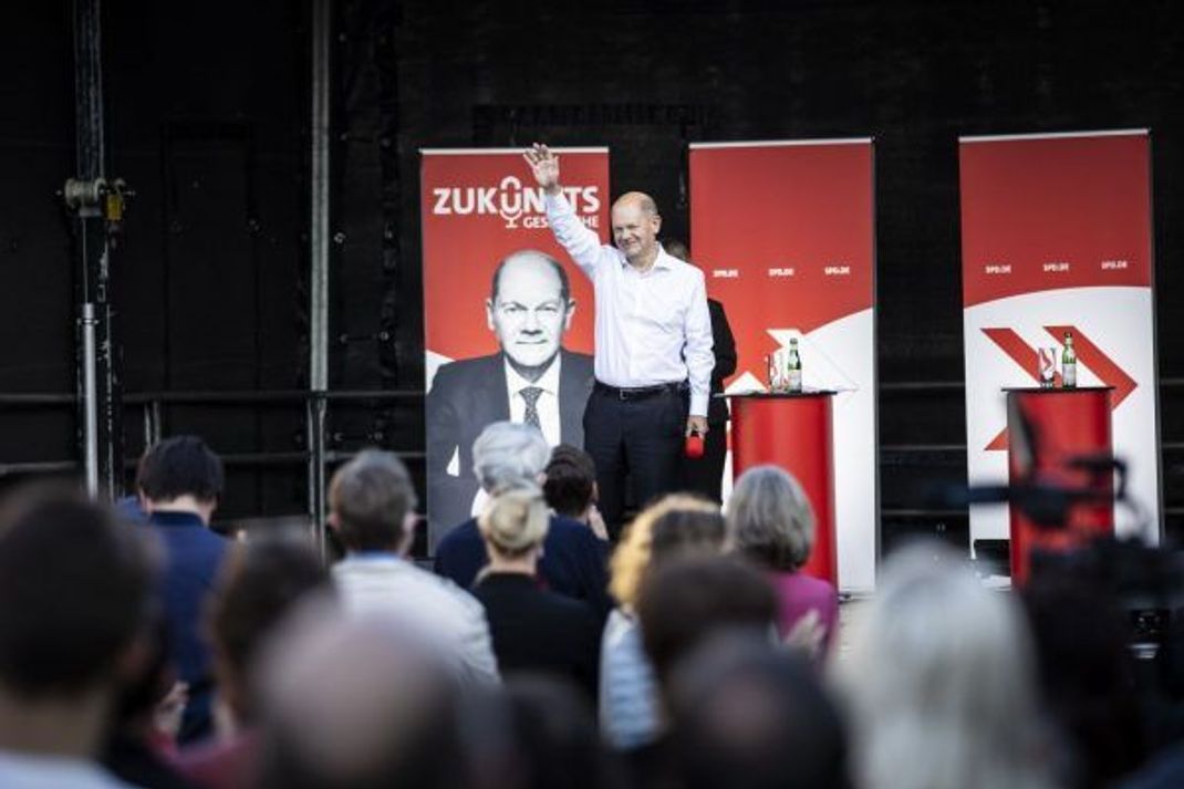 Bei den Wettanbietern kristallisiert sich schon vor dem Wahltag ein klarer Favorit heraus: SPD-Kandidat Olaf Scholz liegt vorn.