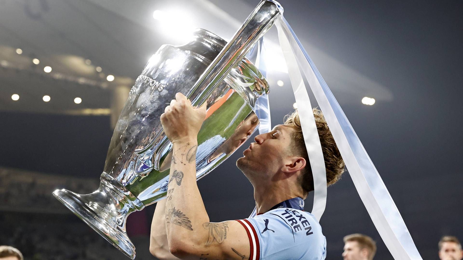 
                <strong>Champions League 2023/24: So setzen sich die UEFA-Prämien zusammen</strong><br>
                Die Qualifikationsrunden zur Champions League 2023/24 sind bereits in vollem Gange, im September startet schließlich die Gruppenphase. Die Königsklasse ist für die 32 Teams, die es in den Hauptwettbewerb geschafft haben, finanziell höchst lukrativ. Auch im letzten Jahr vor der großen Champions-League-Reform winkt den Teilnehmern ein ordentlicher Batzen Geld. ran hat den Überblick zu den Prämien, die die UEFA ausschüttet.
              