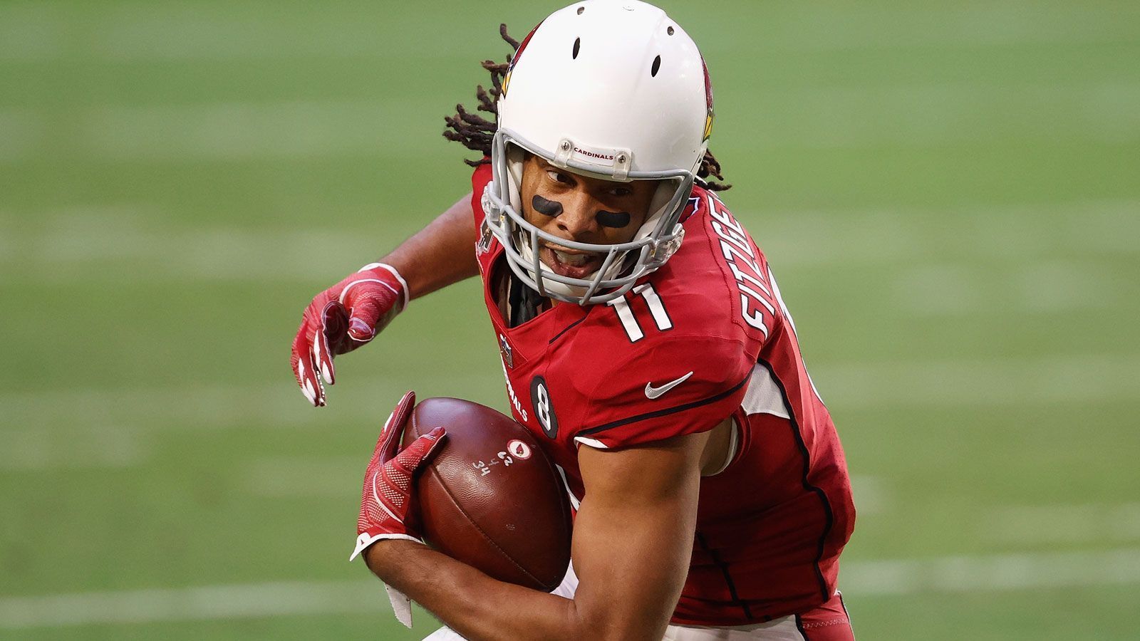 
                <strong>Larry Fitzgerald (Wide Receiver)</strong><br>
                &#x2022; Letztes Team: Arizona Cardinals -<br>&#x2022; Status: Unrestricted Free Agent -<br>&#x2022; Letztes Gehalt (Saison 2020): 11.000.000 Dollar -<br>&#x2022; Alter: 37 Jahre<br>
              