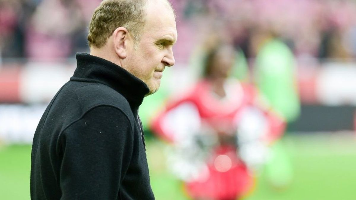 Schmadtke ist nach Schmähgesängen des 1. FC Kölns empört