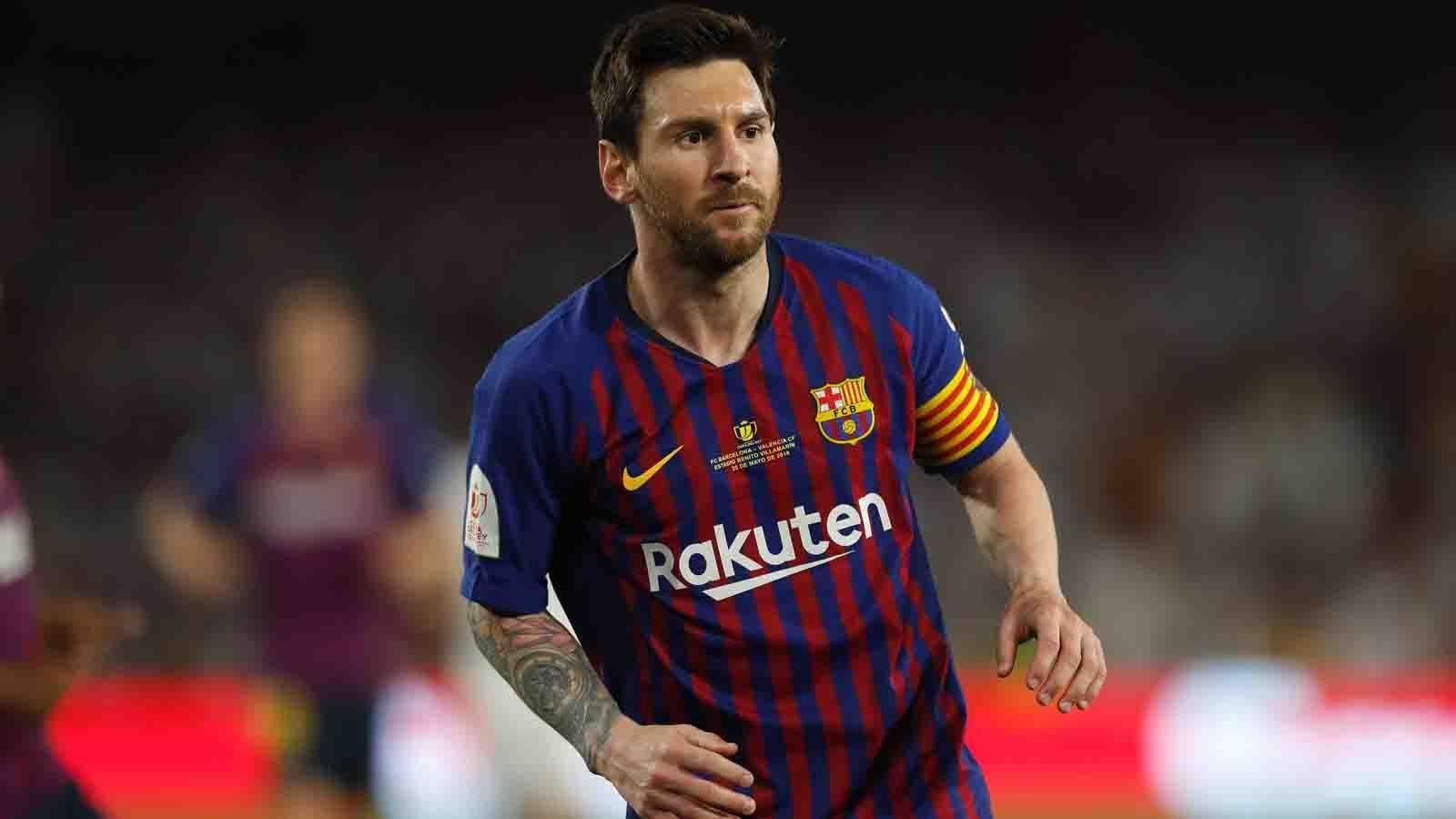 
                <strong>Lionel Messi (FC Barcelona)</strong><br>
                Der mehrfache Weltfußballer war erneut der wichtigste Pfeiler beim FC Barcelona und gewann den goldenen Schuh als Europas bester Torschütze. Als Kapitän der argentinischen Nationalmannschaft musste Messi sich allerdings nur mit dem dritten Platz bei der Copa America abfinden.
              