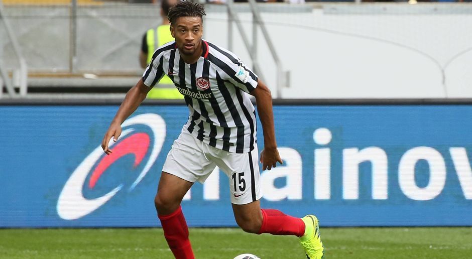 
                <strong>Michael Hector</strong><br>
                Michael Hector: Der jamaikanische Nationalspieler ist die jüngste Neuverpflichtung der Eintracht. Der Innenverteidiger wird für eine Saison vom FC Chelsea ausgeliehen. Bereits in der vergangenen Spielzeit war der 24-Jährige von den Londonern an Zweitligist Reading ausgeliehen. Nun soll er die Abwehr der Hessen stabilisieren. "Frankfurt ist eine coole Stadt. Die ersten Eindrücke sind sehr gut. Als Londoner werde ich mich hier gut zurechtfinden", sagte Hector bei seiner Präsentation in Frankfurt.
              