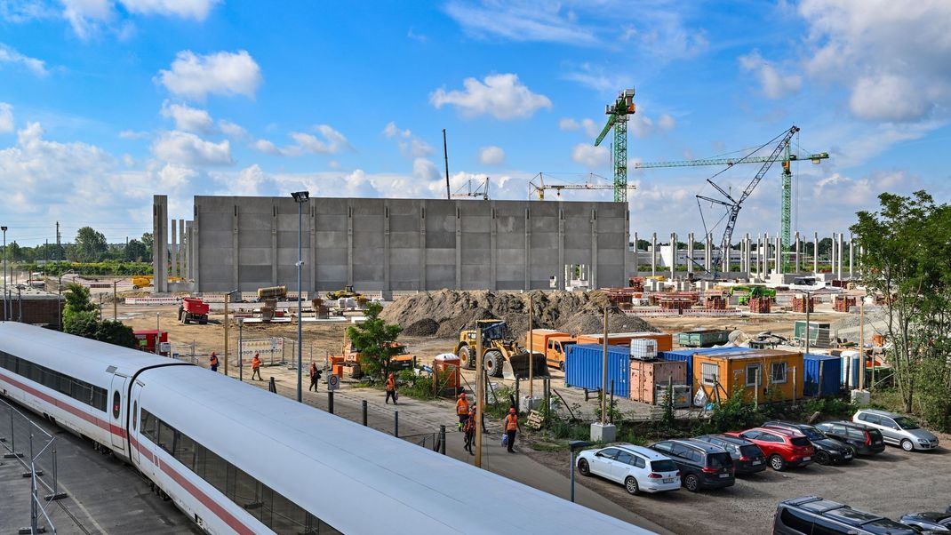 Die Entschärfung der Bombe wird auf dem Baufeld des neuen Cottbuser Bahnwerks stattfinden.