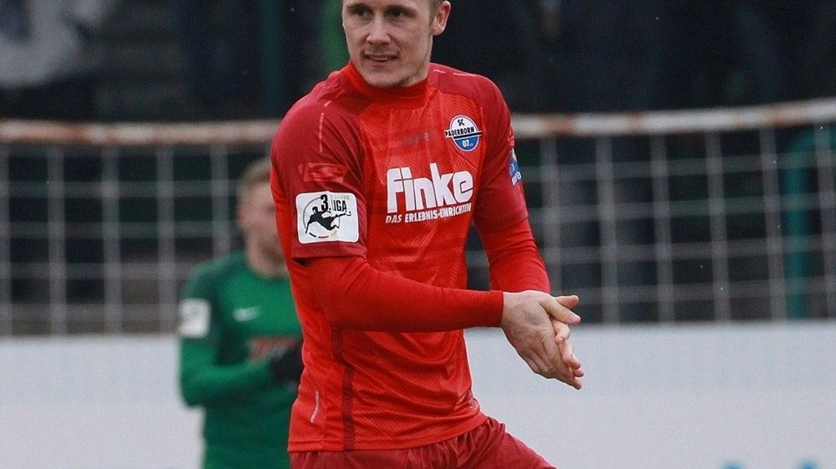Sven Michel trifft doppelt für den SC Paderborn