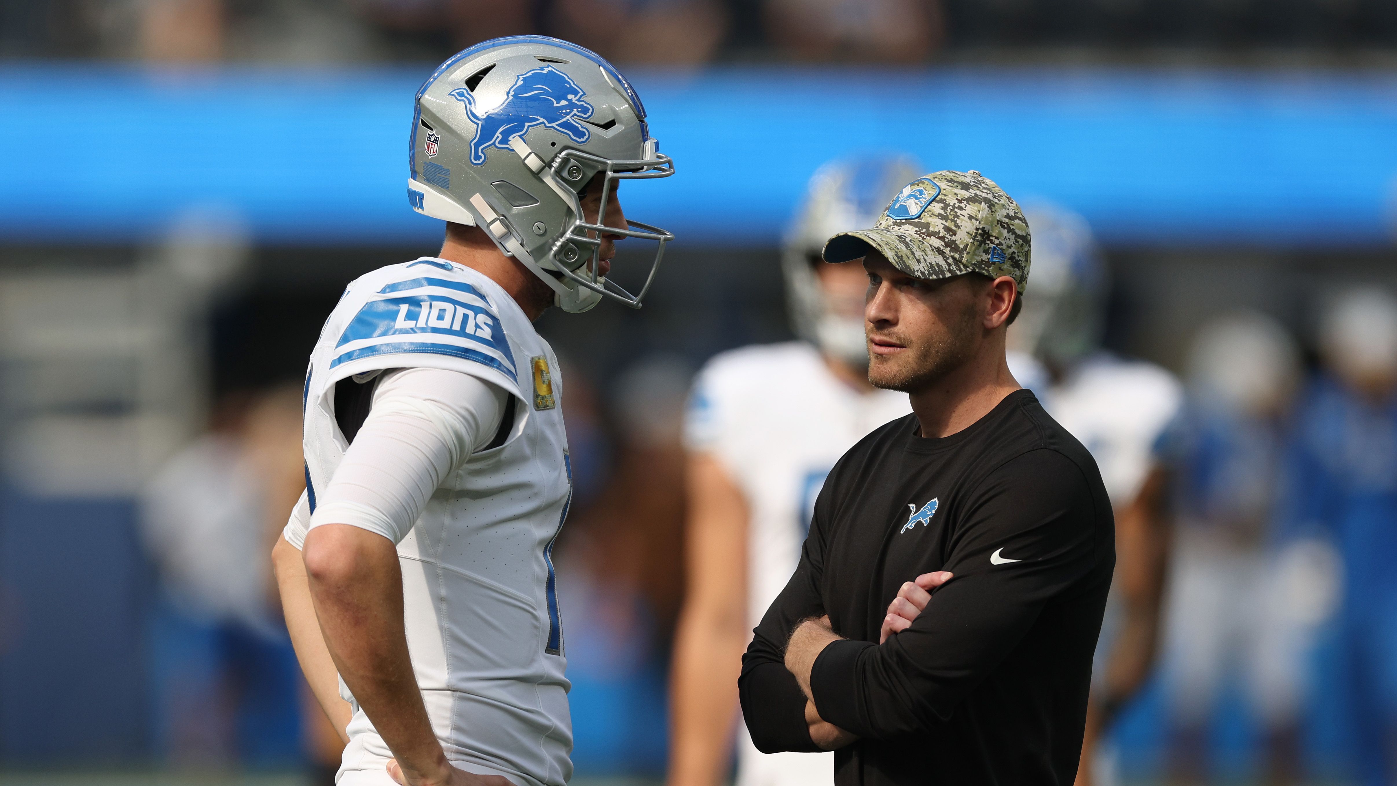 <strong>Ben Johnson</strong><br>Weniger prominent als die beiden vorherigen Kandidaten, allerdings verantwortlich für eine der besten Offenses der NFL. Der Offensive Coordinator der Detroit Lions bringt sich durch seine kreative Offense immer mehr auf den Zettel für verschiedene Coaching-Positionen. Allerdings soll Johnson wohl 15 Millionen US-Dollar Gehalt fordern, was im Spitzenbereich der Liga wäre.