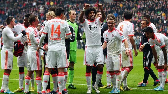 <strong>2. FC Bayern 2012/2013 - 28. Spieltag</strong><br>
                2012/2013 jubeln die Bayern um Dante und Co. in Frankfurt sogar schon am 28. Spieltag. Es ist der Anfang vom Triple-Wahnsinn unter Coach Jupp Heynckes. Bayern reicht ein 1:0-Erfolg bei den Hessen, um die Korken knallen lassen zu können.
