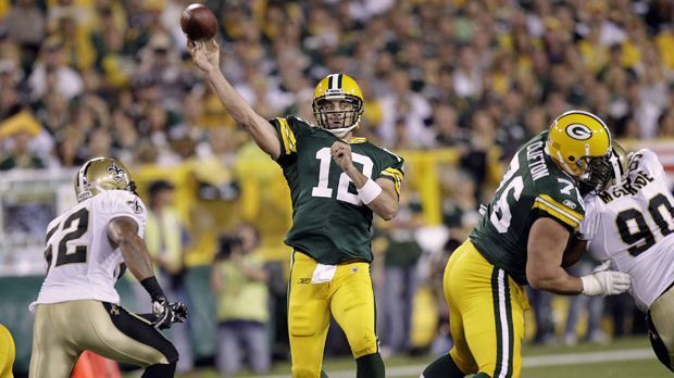 
                <strong>Green Bay Packers - New Orleans Saints, 8. September 2011</strong><br>
                Titelverteidiger Green Bay Packers erwischte einen optimalen Start in die neue Saison. Am 8. September gewann Green Bay gegen die New Orleans Saints 42:34. Grundstein war ein furioses erstes Viertel, in dem Quarterback Aaron Rodgers drei Touchdown-Pässe warf und die Packers ein 21:7 vorlegten. Siege des amtierenden Champions: 4 von 4
              