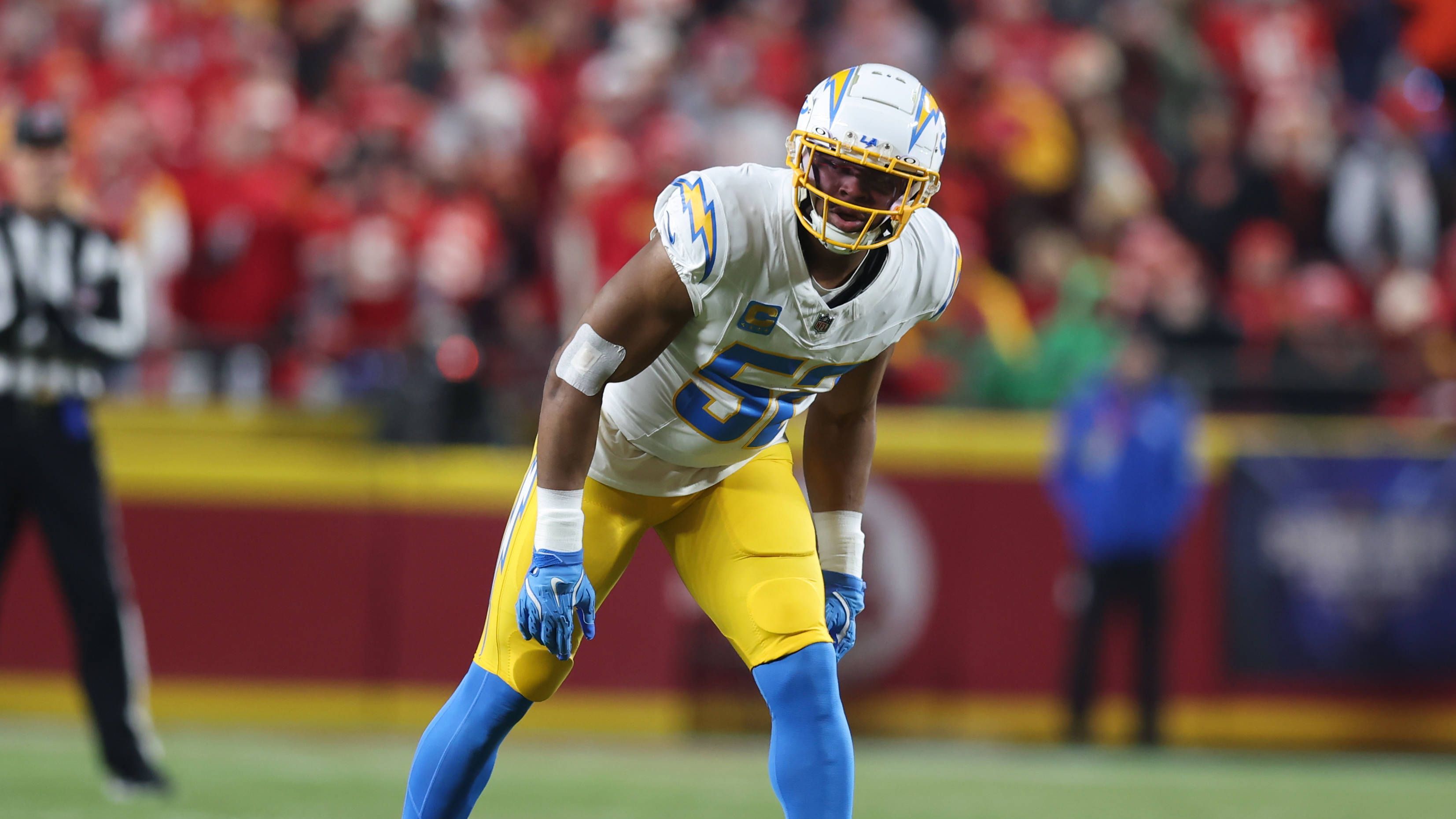 <strong>Los Angeles Chargers: Khalil Mack (Edge Rusher)<br></strong><strong>Vertragdetails</strong>: 1 Jahr, 18 Millionen US-Dollar<br>In seiner Karriere kommt Mack auf über 100 Sacks. Der Pass-Rush-Spezialist ist mittlerweile Mitte 30, vergangene Saison sammelte er "nur" sechs Sacks, deutlich weniger als die 17 aus dem Vorjahr. Ob er nochmal eine zweistellige Zahl erreichen kann, bleibt offen. 18 Millionen US-Dollar sind ziemlich happig.