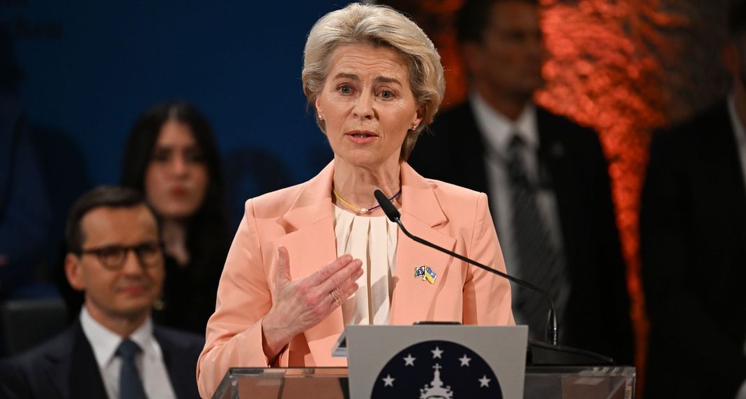 Ursula von der Leyen erhält den Karlspreis 2025 (Archivbild).
