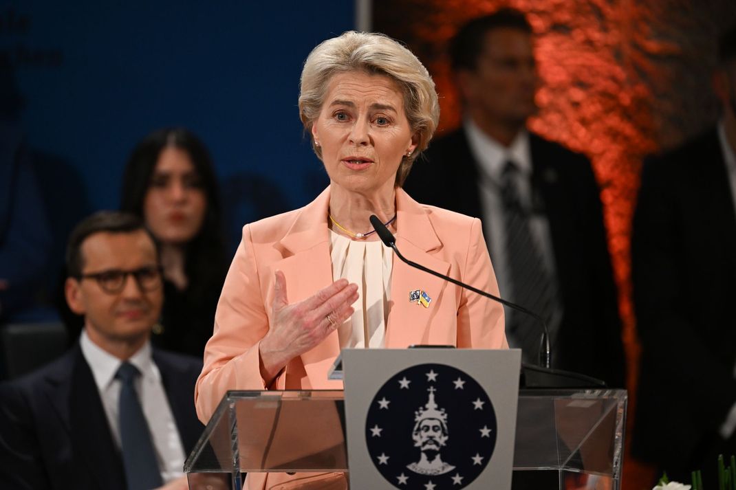 Ursula von der Leyen erhält den Karlspreis 2025 (Archivbild).