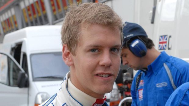 
                <strong>Sebastian Vettel</strong><br>
                Dieser Knirps fuhr damals noch Kart und stand kurz vor dem Sprung in den Formelsport. Inzwischen ist Sebastian Vettel viermaliger Formel-1-Weltmeister.
              