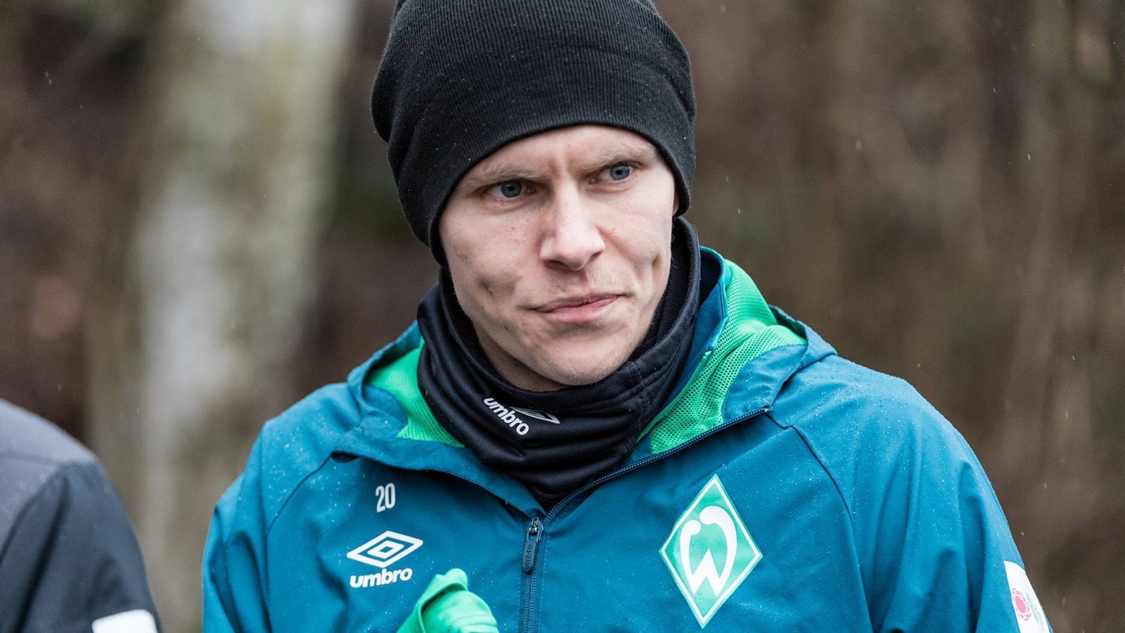 
                <strong>Sturm: Aron Johannsson</strong><br>
                Stolze 4,2 Millionen Euro Ablöse zahlte Werder Bremen im Jahre 2015 für Aron Johannsson, weil dieser zuvor in der niederländischen Eredivisie wie am Fließband traf. In der deutschen Bundesliga war davon nichts mehr zu sehen. Seine Bilanz: Vier Jahre, vier Tore, viele Verletzungen. 2019 verließ der US-Amerikaner Bremen ablösefrei.
              