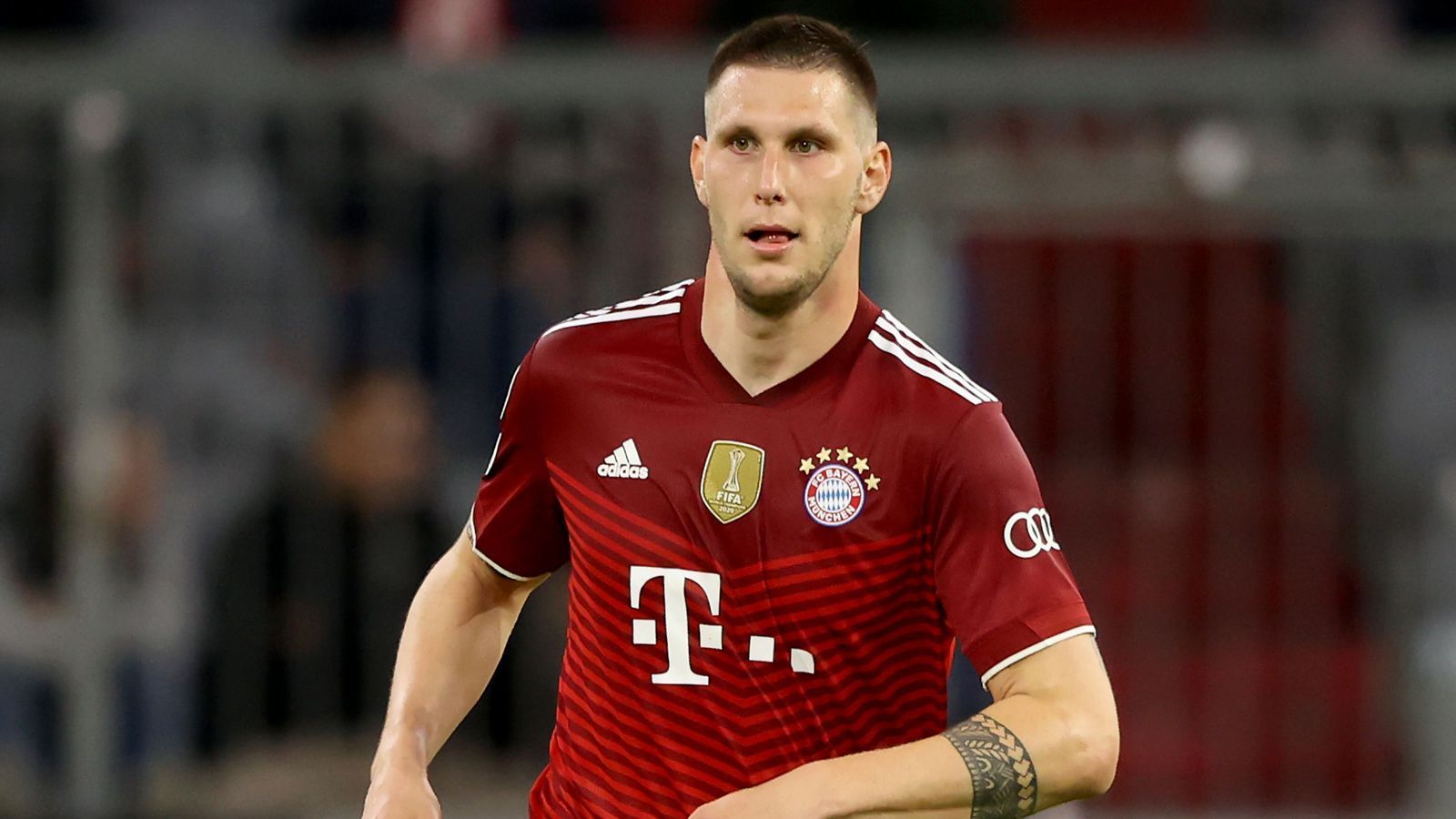 
                <strong>Niklas Süle</strong><br>
                Für den katastrophalen Upamecano eingewechselt (55.). Reiht sich nahtlos in die desolate Defensive ein: Beim 0:5 viel zu weit weg von Gegenspieler Embolo (58.).ran-Note: 5
              