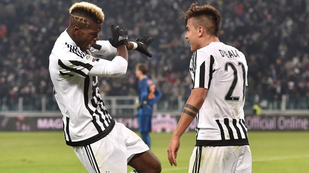 
                <strong>Paulo Dybala</strong><br>
                Paul Pogba (li.) verriet in seiner Zeit bei Juventus in einem Interview mit "Sky Sport News HD" den Spitznamen von Kollege Paulo Dybala (re.). Der Stürmer soll auf "Viereck plus R2" hören. Das ist eine bekannte Tastenkombination in der Fußball-Simulation FIFA 16. Pogba zockt das Spiel mit der Tasten-Steuerung "Alternativ". Dabei bewirkt "Viereck plus R2", dass der Spieler einen Torschuss besonders schlenzt. Da Dybala dies in der Realität öfter mal tut, verlieh Pogba ihm diesen Namen.
              