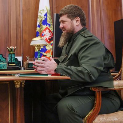 Tschetschenen-Führer Ramsan Kadyrow, auch als Putins "Bluthund" bekannt, soll einem Medienbericht zufolge unheilbar krank sein.