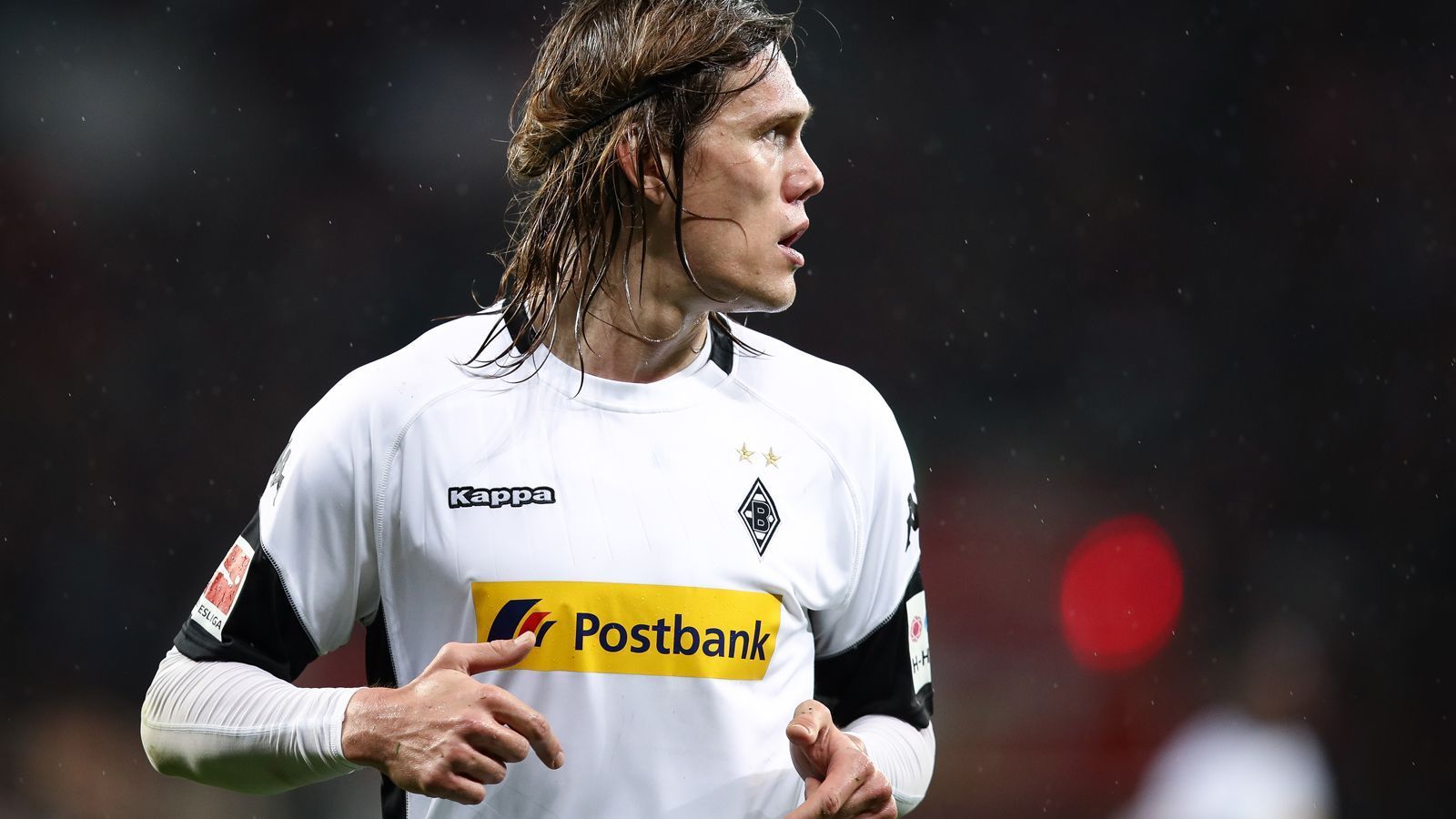 
                <strong>Platz 4: Jannik Vestergaard</strong><br>
                Jannik Vestergaard wechselte zur Saison 2016/17 für 12,5 Millionen Euro von Werder Bremen zu Borussia Möchengladbach. Vestergaard kostete Eberl nicht nur eine Menge, sondern brachte auch eine Menge in die Kasse. Seit Anfang der Saison spielt der Däne nämlich für FC Southampton. Dazu aber später mehr.
              