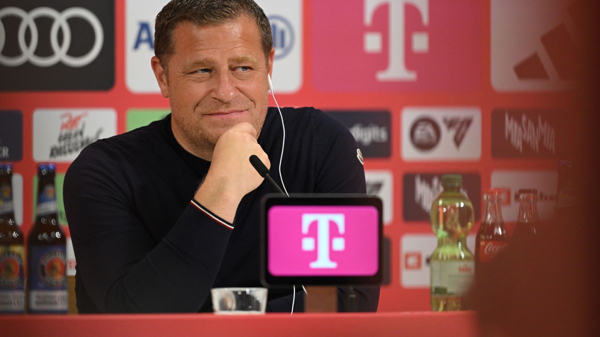 FC Bayern München Present New Signing Luis Diaz