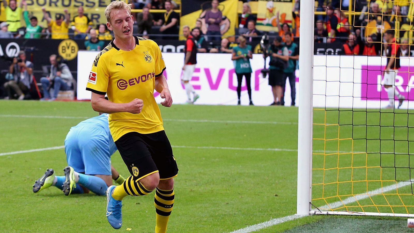 
                <strong>Julian Brandt (Borussia Dortmund)</strong><br>
                Ein Tor beim 5:1-Sieg von Borussia Dortmund gegen den FC AugsburgVerpflichtet von: Bayer Leverkusen
              