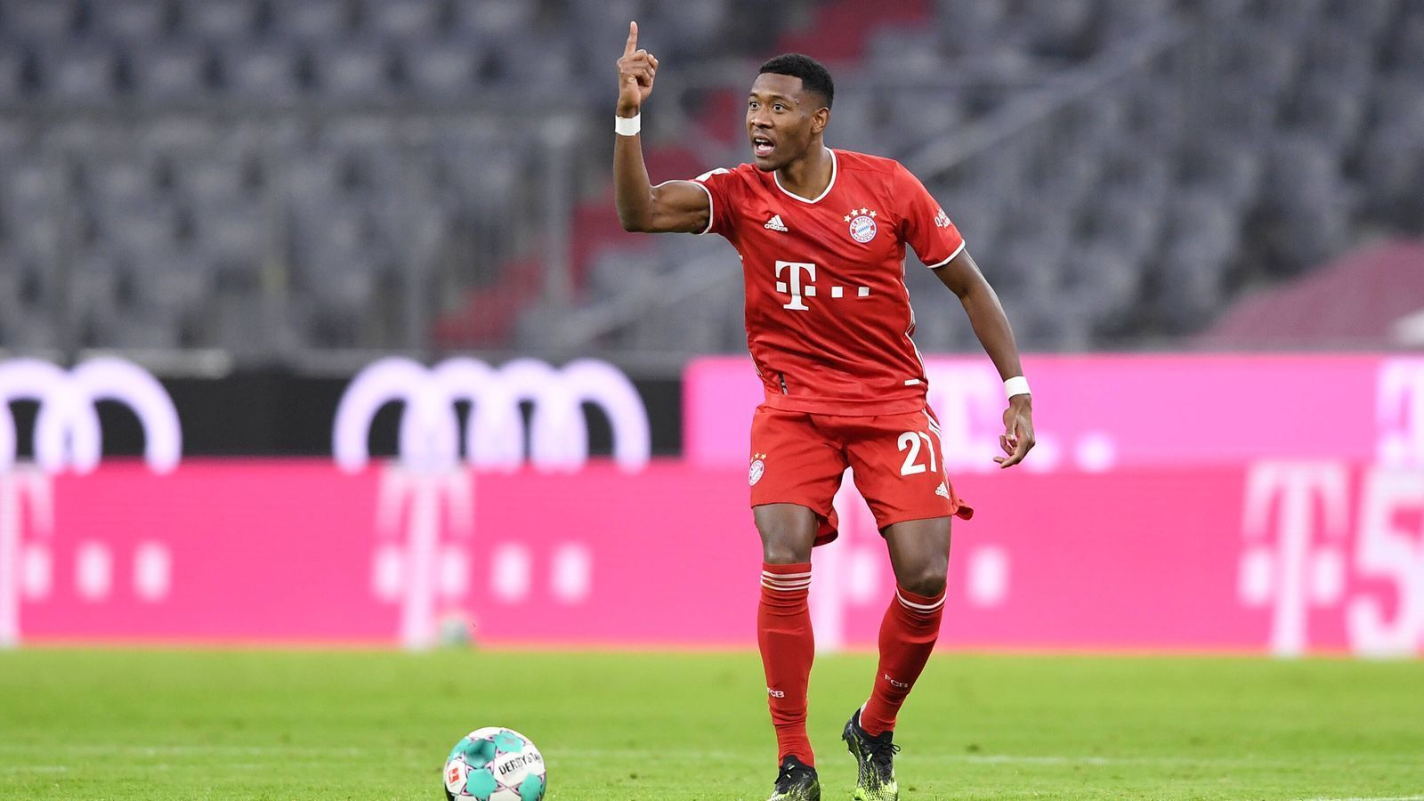 
                <strong>David Alaba (FC Bayern)</strong><br>
                Nach übereinstimmenden Medienberichten soll Real Madrid das Ziel Nummer eins von Alaba sein. Der Österreicher mauserte sich in den vergangenen Monaten auch auf der Innenverteidigerposition zu einem Weltklasse-Mann und ist somit flexibel einsetzbar. Mit seinen 28 Jahren ist er zudem auch noch jünger als Ü30-Profi Ramos und könnte der königlichen Defensive neuen Glanz verleihen. 
              