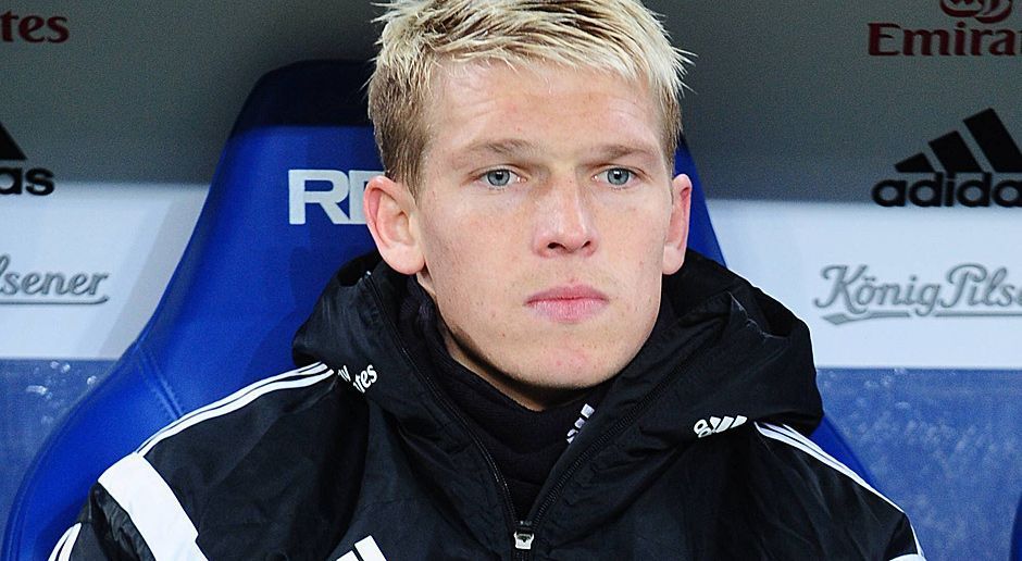 
                <strong>Artjom Rudnevs</strong><br>
                Eingewechselt: Artjom Rudnevs: Löste für die letzten 15 Minuten Lasogga im Sturmzentrum ab. Holte zehn Minuten vor Schluss gegen Xabi Alonso einen Freistoß raus. Ansonsten ohne nennenswerte Aktionen. ran-Note: ohne Bewertung
              