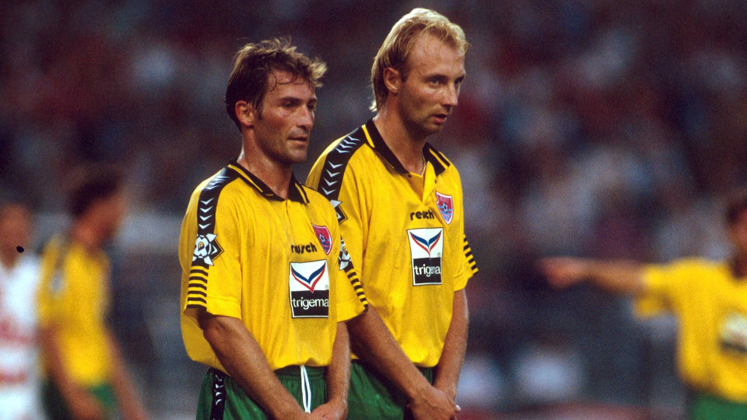 <strong>KFC Uerdingen 05</strong> <br>Der (gar nicht mal so) langsame Abstieg begann 1996 mit dem bis dato letzten Abstieg aus der Bundesliga. In der Folge ging es immer tiefer, bis der Verein 2008 sogar für drei Jahre in der Verbandsliga Niederrhein verweilte – Deutschlands sechster Liga. 2018 ging es zwar noch einmal bis in die dritte Liga hoch, doch aktuell hängt der Verein wieder in der Oberliga Niederrhein (5. Liga) fest. Der Aufstieg ist unwahrscheinlich.