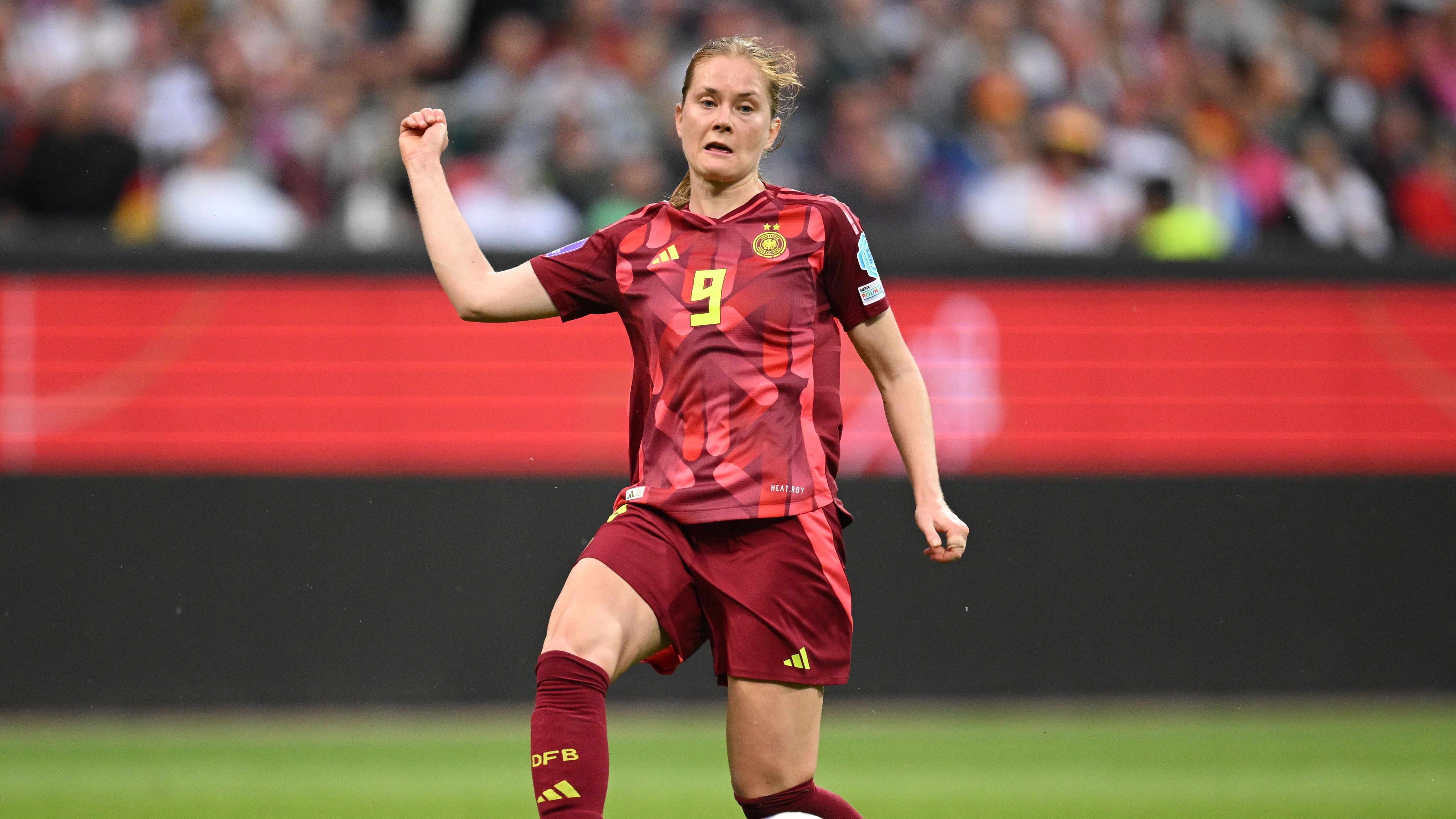 <strong>Sjoeke Nüsken</strong><br>Position: Mittelfeld<br>Verein: FC Chelsea<br>Länderspiele: 45