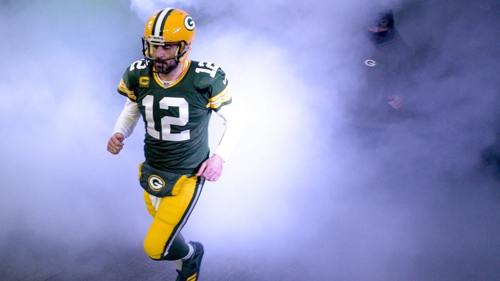 
                <strong>Designierter MVP 2020: Aaron Rodgers (Green Bay Packers)</strong><br>
                Noch ist nicht klar, ob Aaron Rodgers zum MVP der Saison 2020 gekürt wird, er gilt jedoch als Top-Favorit. Zum Super Bowl reichte es für A-Rod aber auch diesmal nicht. Im NFC Championship Game - Rodgers' fünftes, doch sein erstes im heimischen Lambeau Field - verloren die favorisierten Packers mit 26:31 gegen Tom Bradys Tampa Bay Buccaneers. Des MVP-Fluchs bislang letzter Streich.
              