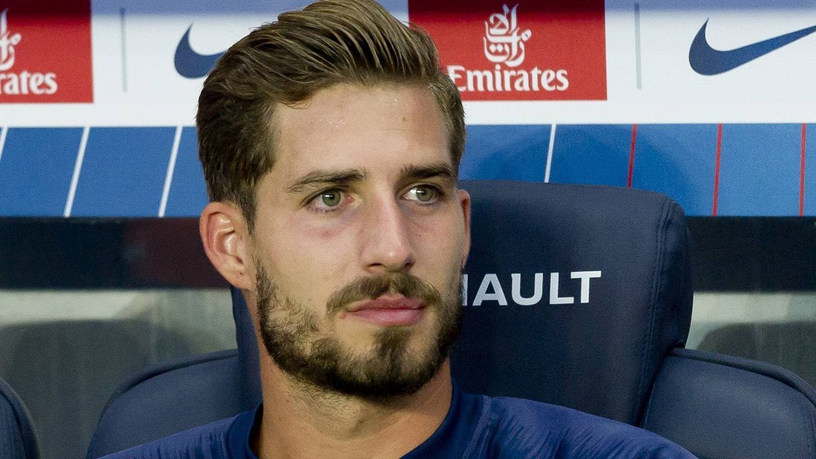 
                <strong>Verlierer: Kevin Trapp</strong><br>
                Ähnlich wie bei Leno. Er war zwar immerhin mit in Russland, wenn auch nur als Nummer drei. Die ist er nach der Verpflichtung von Legende Gianluigi Buffon aber nun auch bei Paris St. Germain. Ein Wechsel steht allerdings noch nicht fest. Den sollte er aber anstreben, nachdem er schon in der vergangenen Saison wenig Spielpraxis bekam. Sonst dürfte er komplett weg vom Fenster sein.
              