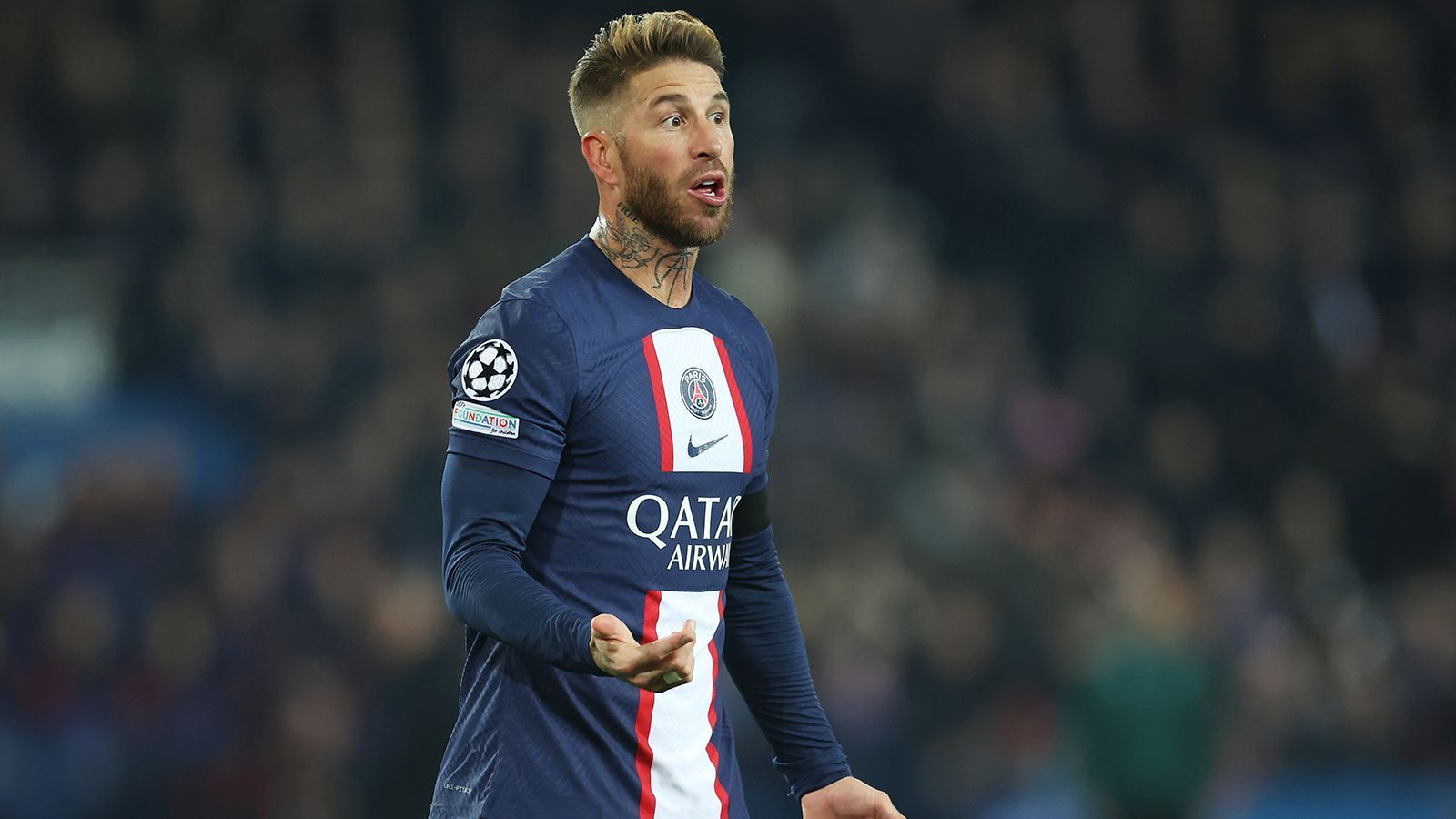 
                <strong>Sergio Ramos (Paris St. Germain)</strong><br>
                Für das Spiel gegen die Bayern kehrt der Spanier in die PSG-Startelf zurück. Im Verteidigen direkt am Mann ist Oldie Ramos nach wie vor stark, hat aber immer wieder Probleme im Aufbauspiel gegen die aggressiv anpressenden Münchner. ran-Note: 3
              