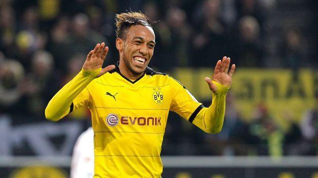 
                <strong>Aubameyang und die 50 Tore</strong><br>
                Pierre-Emerick Aubameyang trifft in dieser Saison bisher ohne Ende. In einem Interview mit der französischen Sportzeitung "L'Equipe" zeigt sich Aubameyang selbstbewusst: "Wenn ein Cristiano Ronaldo 50 Tore in einer Saison schießt, warum sollte ich nicht fähig sein, das zu tun?" ran.de rechnet mal nach ...
              