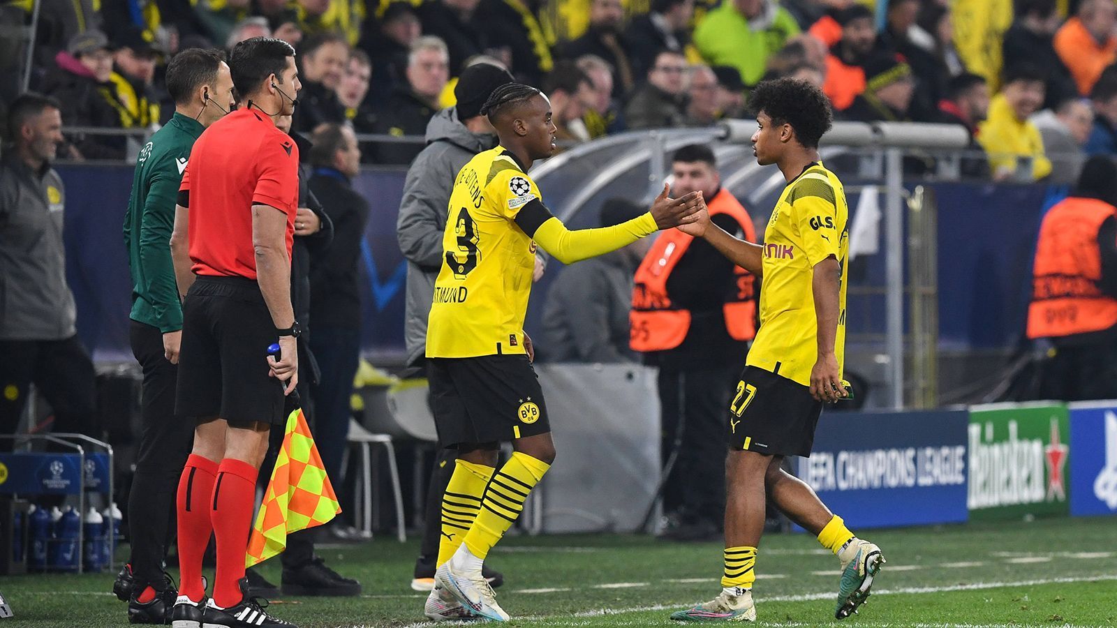 
                <strong>Jamie Bynoe-Gittens (Borussia Dortmund)</strong><br>
                Der Engländer kommt in der 79. Minute für Adeyemi ins Spiel. ran-Note: ohne Bewertung.
              