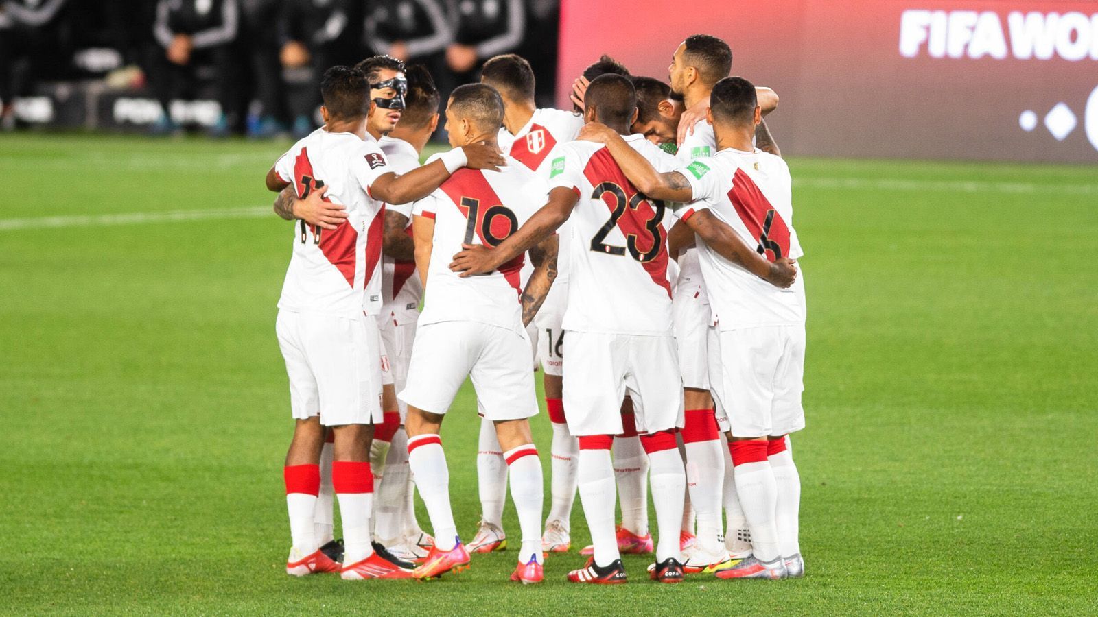 
                <strong>Südamerika (0 oder 1 offener Platz)</strong><br>
                An den interkontinentalen Play-offs teilnehmen darf:- Peru (gegen Australien)Diese Teams sind bereits qualifiziert:- Brasilien- Argentinien- Ecuador- Uruguay
              