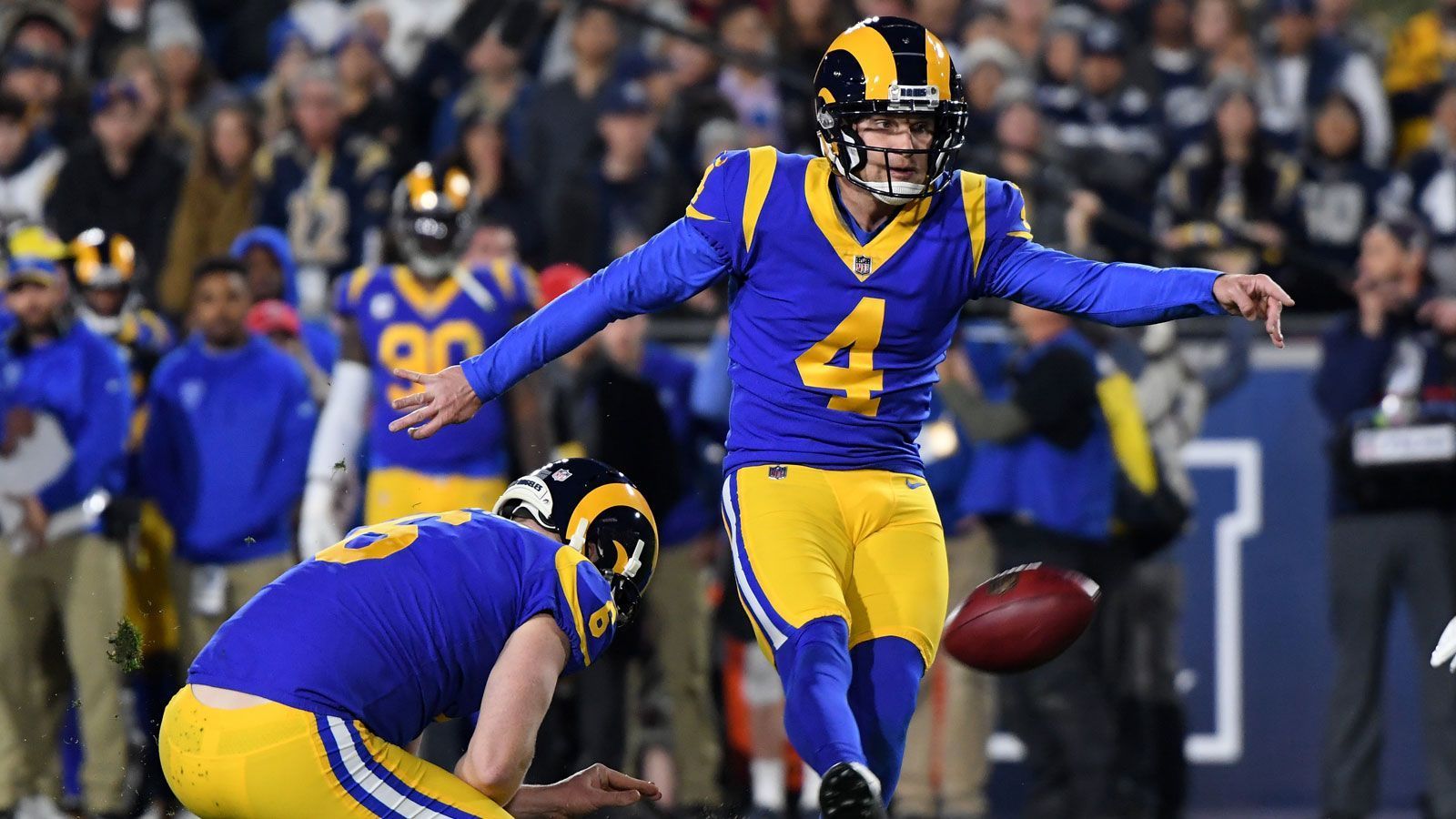 <strong>Greg Zuerlein - 61 Yards</strong><br>Die persönliche Bestleistung von "Greg the Leg" steht ebenfalls bei 61 Yards. Aufgestellt am 8. November 2015 beim 18:21 seiner Rams bei den Minnesota Vikings. Es war einer von vier Scores durch Zuerlein in diesem Spiel.
