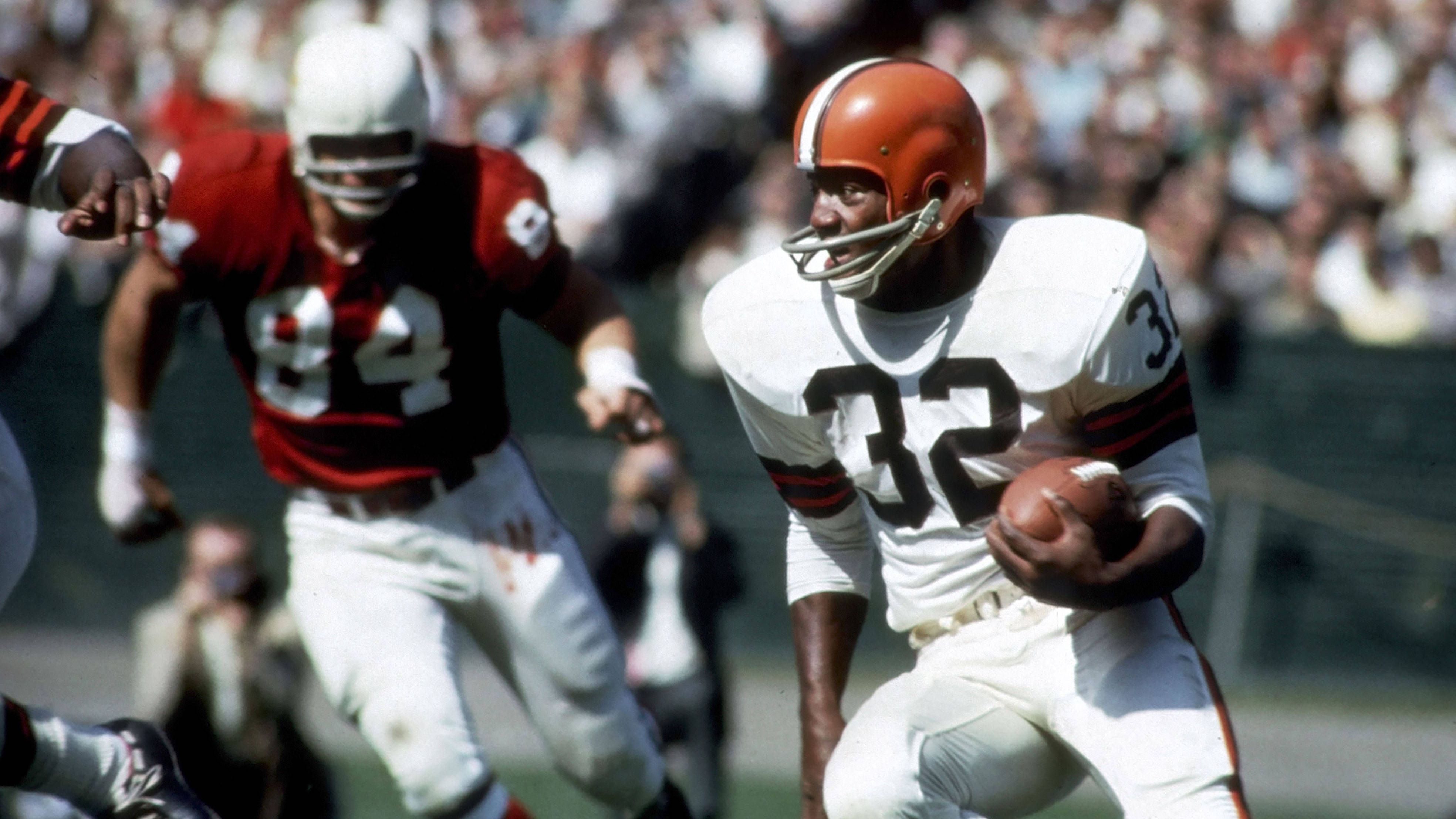 <strong>Platz 4 (geteilt): Cleveland Browns (vier MVP-Titel)</strong><br>Jim Brown (Foto, Running Back/ 1957, 1958, 1965), Brian Sipe (Quarterback/ 1980)<br>seit 1950 in der NFL dabei