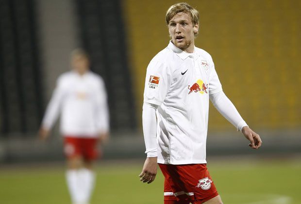 
                <strong>Emil Forsberg</strong><br>
                Doch damit nicht genug, auch Emil Forsberg wechselte für 3,7 Millionen Euro von Champions-League-Teilnehmer Malmö FF zu RB Leipzig. 10,7 Millionen Euro für neue Spieler. Zum Vergleich: Der Rest von Liga zwei gab lediglich 1,3 Millionen Euro aus.
              