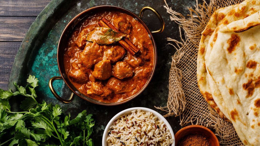 Eine kleine kulinarische Reise nach Indien? Kein Problem mit diesem köstlichen Butter-Chicken-Rezept.