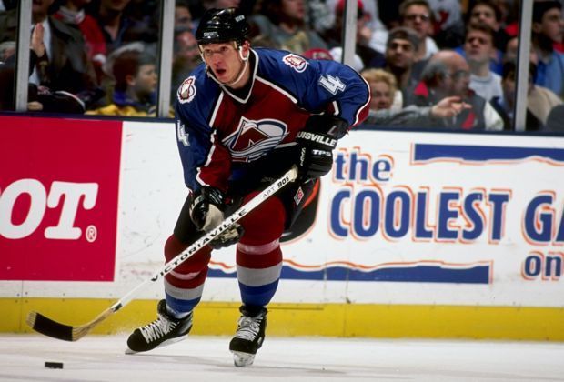 
                <strong>Uwe Krupp</strong><br>
                Der erste Deutsche, der in den USA einen Meistertitel holt, ist Eishockey-Spieler Uwe Krupp. Der Stanley-Cup-Triumph 1996 mit Colorado Avalanche ist für die deutsche Eishockey-Legende der erste von zwei Titeln.
              