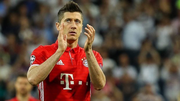 
                <strong>Robert Lewandowski (FC Bayern München)</strong><br>
                
              