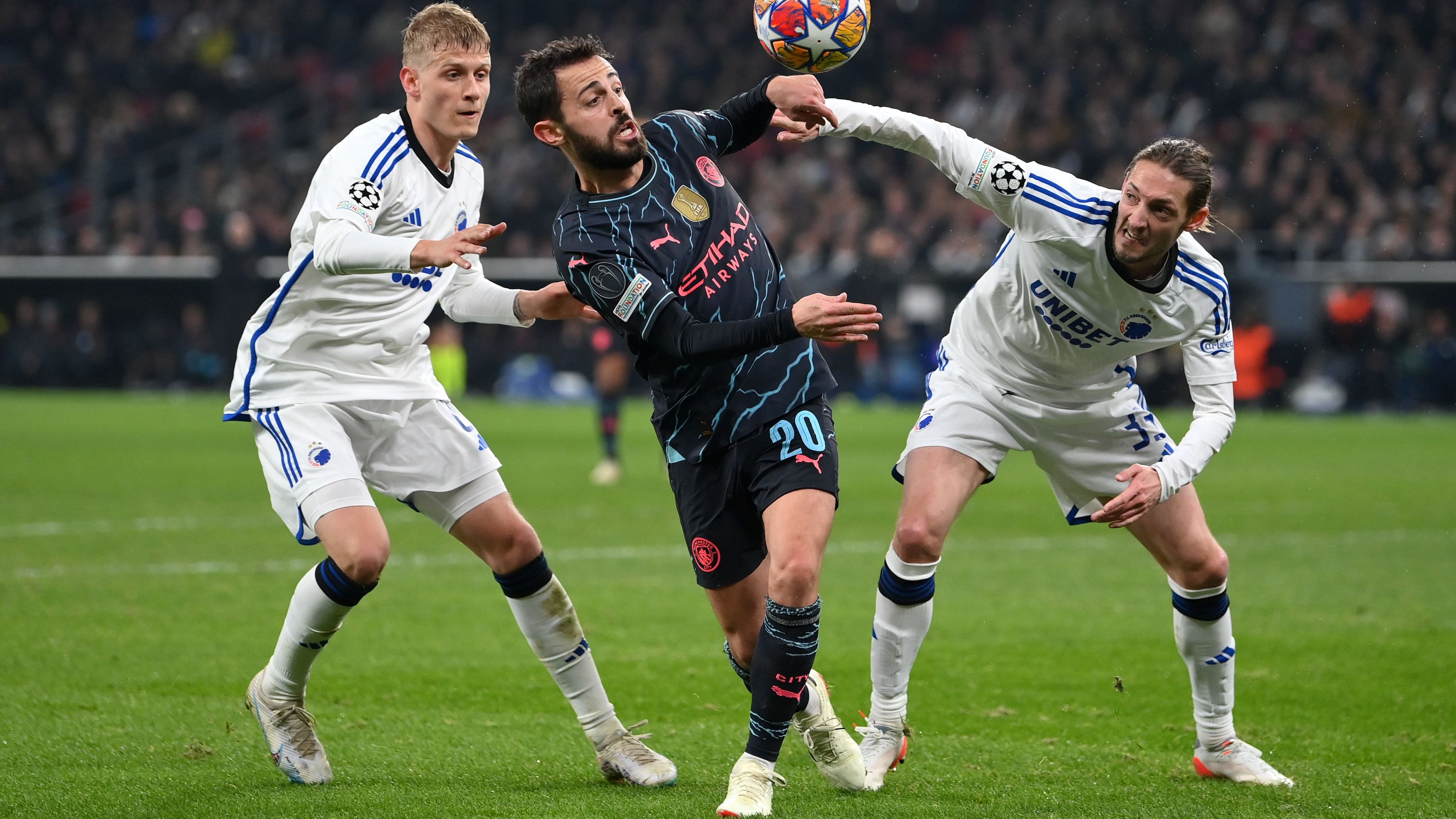<strong>Platz 16: FC Kopenhagen</strong><br>Die Dänen waren das Überraschungsteam der Gruppenphase und setzten sich unter anderem vor Manchester United durch. Doch gegen die Blauen aus Manchester bekam Kopenhagen vor eigenem Publikum beim 1:3 die Grenzen aufgezeigt. Dass in Citys Etihad noch was geht, ist nahezu ausgeschlossen. Zumal es zuletzt auch in der Liga eine Niederlage gegen Tabellenführer Midtjylland gab.