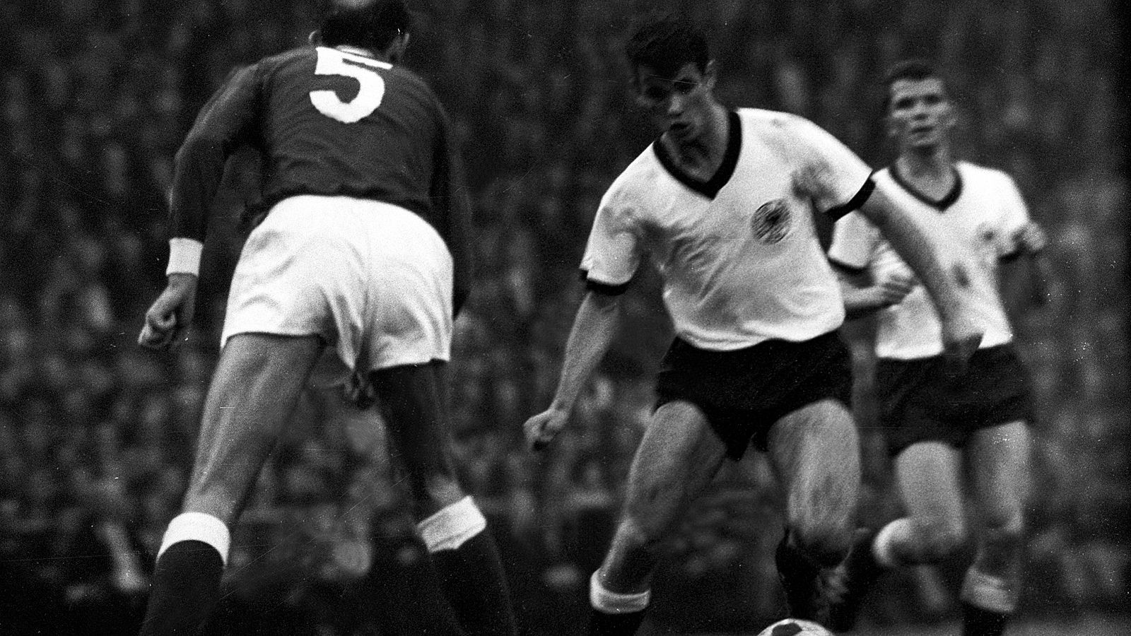 <strong>Rudolf Nafziger</strong><br>Bundesliga-Einsätze vor dem DFB-Debüt: 7<br>DFB-Debüt am: 9. Oktober 1965<br>Verein: FC Bayern München