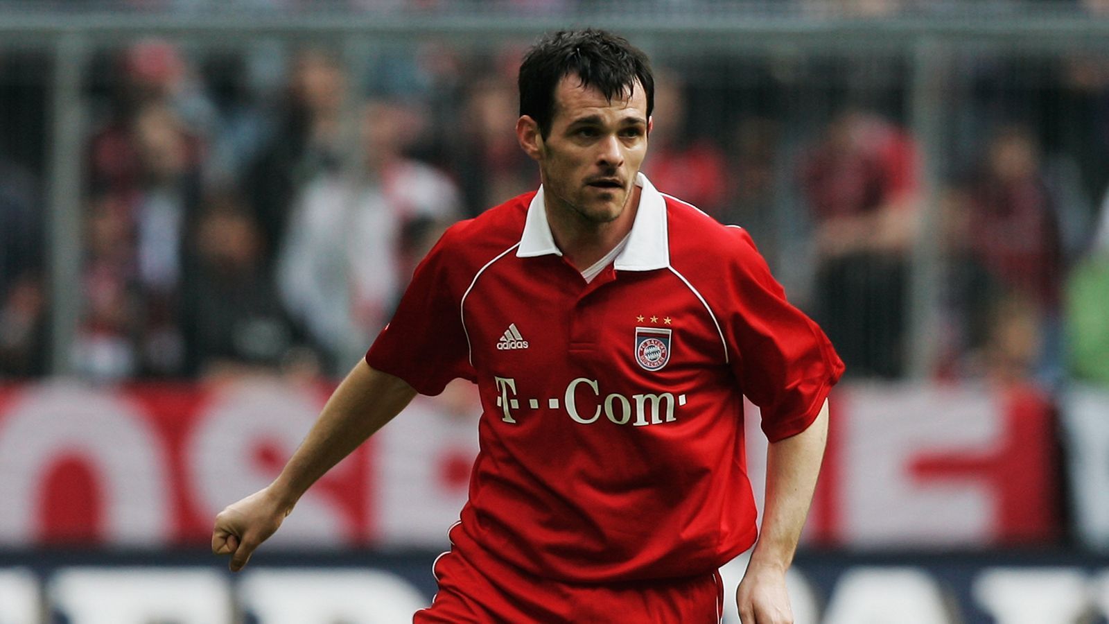 
                <strong>Willy Sagnol</strong><br>
                Beim FC Bayern: Juli 2000 bis Januar 2009Verpflichtet von: AS Monaco (7,7 Millionen Euro Ablöse)Spiele/Tore für den FC Bayern: 277/8Erfolge beim FC Bayern: Deutscher Meister 2001, 2003, 2005, 2006, 2008; Deutscher Pokalsieger 2003, 2005, 2006, 2008; Champions-League-Sieger 2001; Weltpokalsieger 2002; Deutscher Ligapokalsieger 2001
              