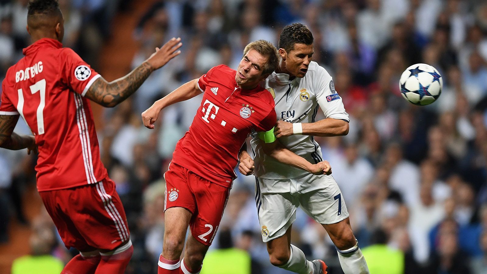 
                <strong>Platz 2: FC Bayern München</strong><br>
                Ein noch größeres CR7-Trauma dürfte jedoch der FC Bayern besitzen. In acht Aufeinandertreffen mit dem Superstar traf dieser neun Mal. Im Viertelfinale 2017 rettete Ronaldo Real Madrid mit zwei Toren in der Verlängerung vor dem Ausscheiden gegen den deutschen Rekordmeister und führte die Königlichen später zum Titel.
              