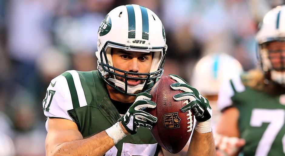 
                <strong>Eric Decker zu den Tennessee Titans</strong><br>
                Nur wenige Tage nach seiner offiziellen Entlassung bei den New York Jets hat Wide Receiver Eric Decker ein neues Team gefunden. Er einigte sich mit den Tennessee Titans auf einen Einjahresvertrag, wie die Franchise aus Nashville bekannt gab. Über sein neues Jahressaldo ist noch nichts bekannt. Bereits vor wenigen Tagen stattete Decker dem Team einen Besuch ab und absolvierte den Medizincheck. Auch die Buffalo Bills und Detroit Lions galten als potenzielle Teams für den 30-Jährigen.
              