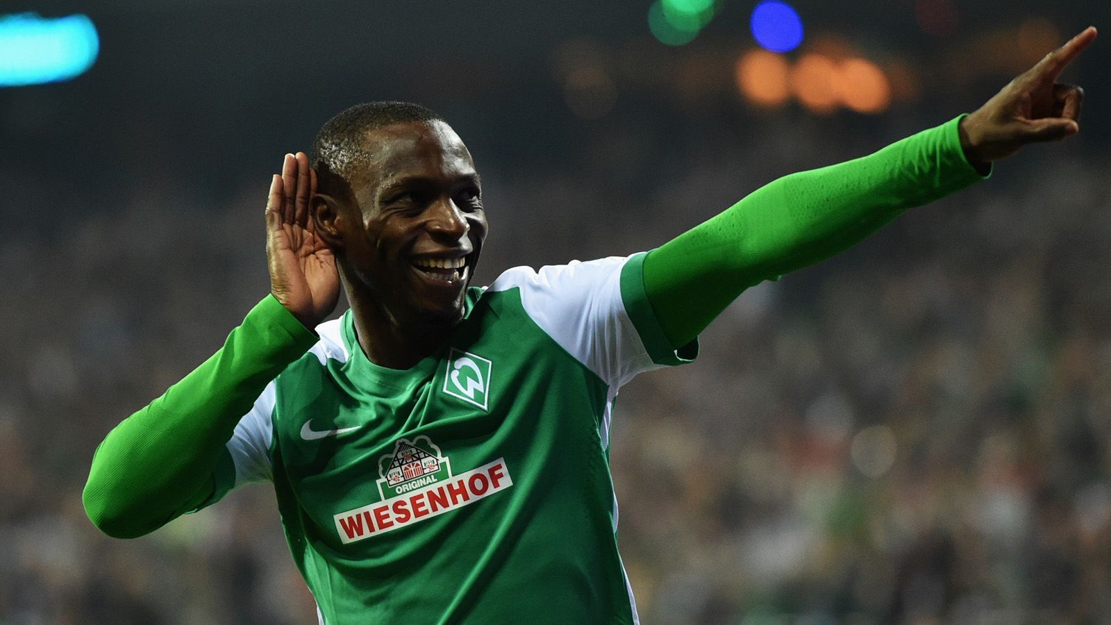 
                <strong>Anthony Ujah (Liaoning FC) </strong><br>
                Im Sommer 2016 wurden die Konto-Verbindungen zwischen Bremen und Liaoning erneut aktiviert, als die Chinesen Anthony Ujah verpflichten wollten. Die Bremer ließen ihren damaligen Top-Stürmer schließlich ziehen und kassierten 11,5 Millionen Euro Ablöse als Entschädigung. Wirklich glücklich wurde Ujah in Asien aber nicht, vor einem Jahr kehrte er zurück in die Bundesliga zu Mainz 05. Seine Bilanz im Nordosten Chinas: 39 Spiele, zehn Tore und sieben Vorlagen. 
              