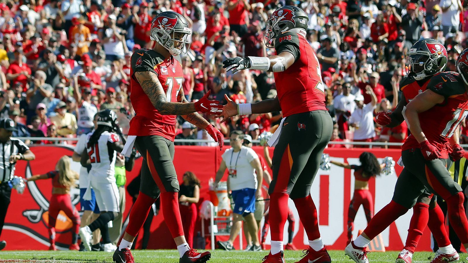 
                <strong>Tampa Bay Buccaneers</strong><br>
                Team Captains: Jameis Winston (QB), Mike Evans (WR), Ali Marpet (G), Carl Nassib (DE), Dare Ogunbowale (RB)
              