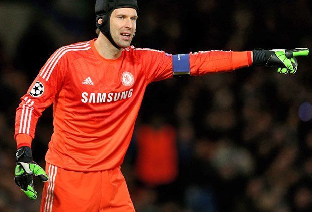 
                <strong>Petr Cech</strong><br>
                Sollte der Tscheche Petr Cech zum FC Arsenal wechseln, würde sich der 33-Jährige laut "Daily Mail" in die Reihe der teuersten Ü30-Transfers begeben. Und es gibt prominente Vorgänger ...
              