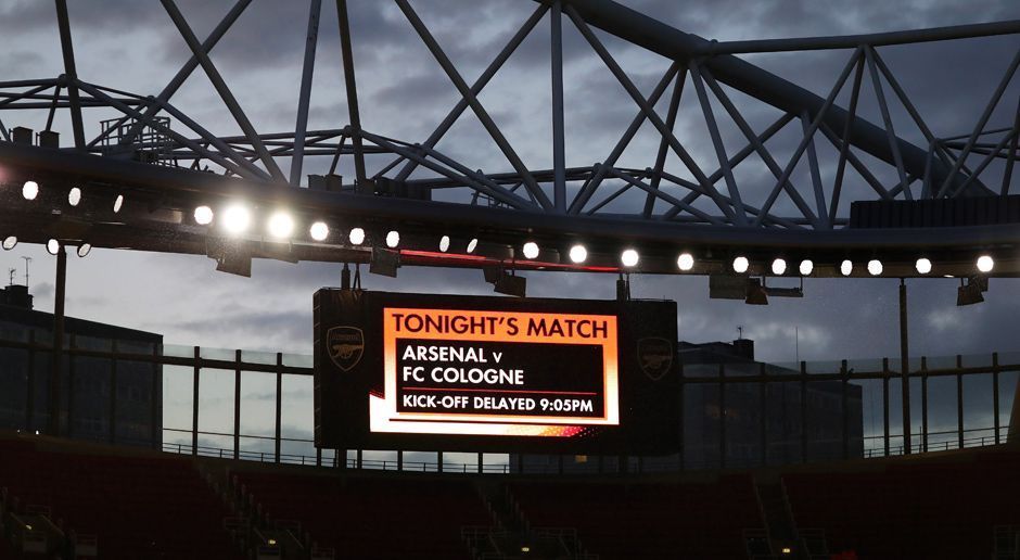 
                <strong>Ausschreitungen in London</strong><br>
                Um eine Stunde wurde der Anpfiff der Europa-League-Partie zwischen Arsenal und Köln verschoben. Köln-Anhänger sollen versucht haben, ins Stadion zu stürmen. Hintergrund: Es gab "nur" 2900 Tickets gab als Gästekontingent, weit über 10.000 Effzeh-Sympathisanten waren aber wohl nach England gereist. So sei versucht worden, auch Fans ohne Ticket reinzuschmuggeln. 
              