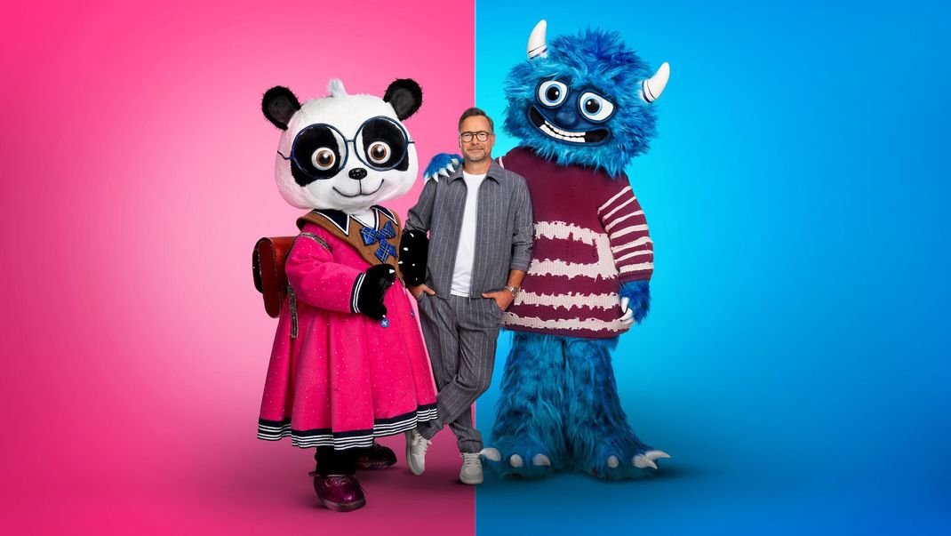 Matthias Opdenhövel freut sich auf die nächsten zwei Masken bei "The Masked Singer" Staffel 11: Der Panda und Willi W. erobern bald die Bühne.