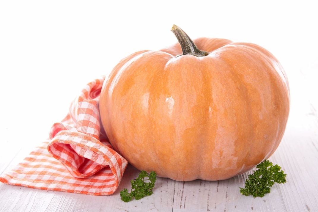 Liebe geht durch den Magen – also zaubern Sie für Ihr Halloween-Date ein leckeres Gericht. Kürbis ist saisonal und schmeckt gut.