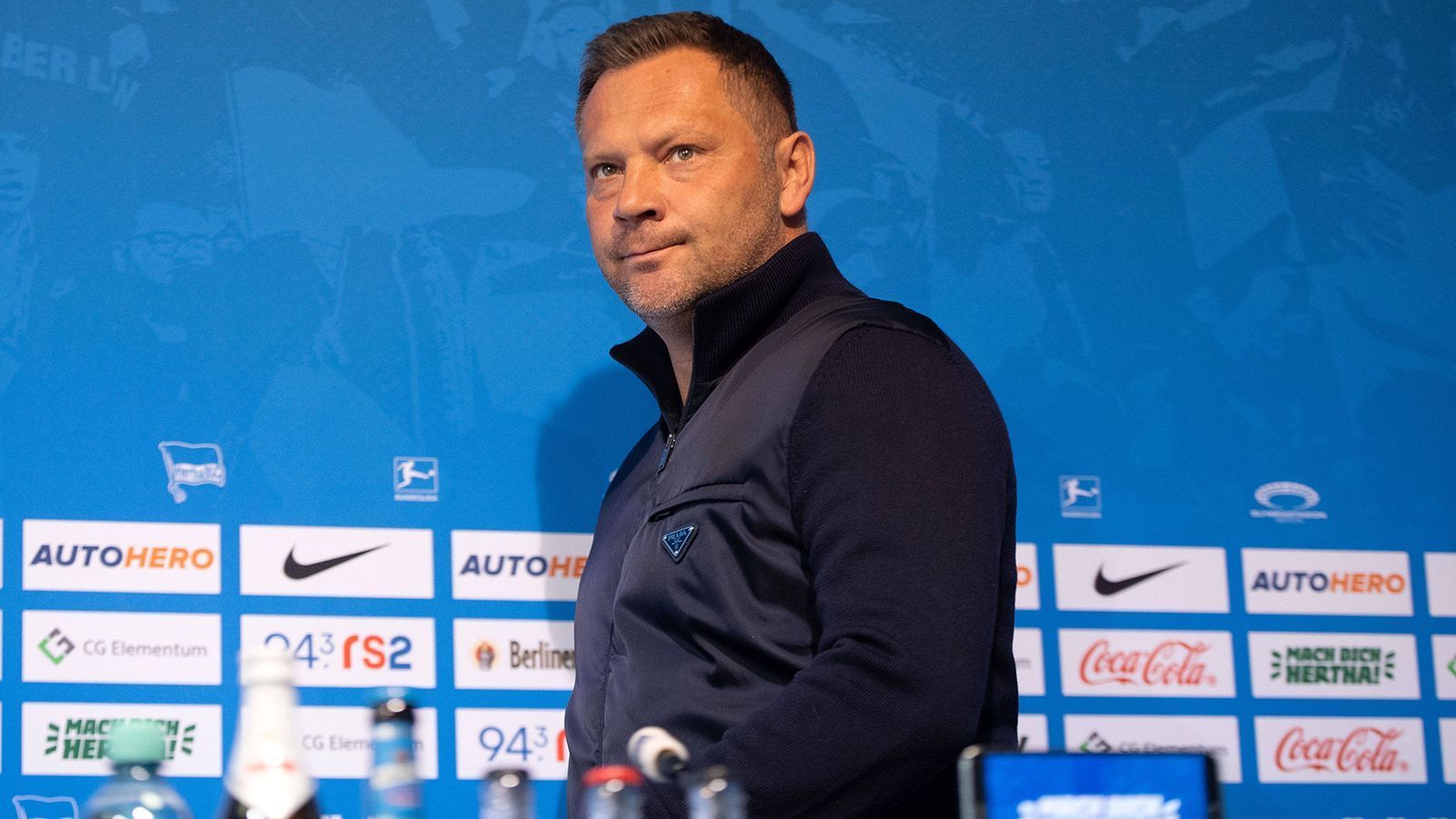 
                <strong>Dardai übernimmt zum dritten Mal in Berlin - Welcher Klub wechselte seit 2012/13 am häufigsten die Trainer?</strong><br>
                Die Bundesliga-Saison befindet sich auf der Zielgeraden. Vor allem Teams, die noch um den Klassenerhalt kämpfen, tauschen ihre Trainer, um mit einem neuen Reiz möglicherweise doch den Abstieg zu vermeiden. Doch wie viele Trainerwechsel haben die Bundesligisten in den letzten zehn Jahren überhaupt vorgenommen? ran hat sich in die jüngere Vergangenheit begeben und genauer hingeschaut. (Stand: 17.04.2023/Quelle: "transfermarkt.de")Disclaimer: Um das Ergebnis nicht zu verwässern, wurden nur Trainer, die mindestens in drei Pflichtspielen an der Seitenlinie standen, berücksichtigt. Interimscoachs werden zwar erwähnt, aber nicht in die Rechnung mit einbezogen (Bsp.: Willy Sagnol, der 2019 für ein Spiel Trainer beim FC Bayern war)
              